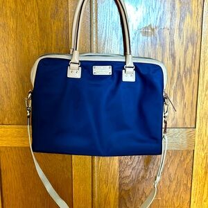 Kate Spade nylon laptop  bag. Great condition. Intact all zippers work
